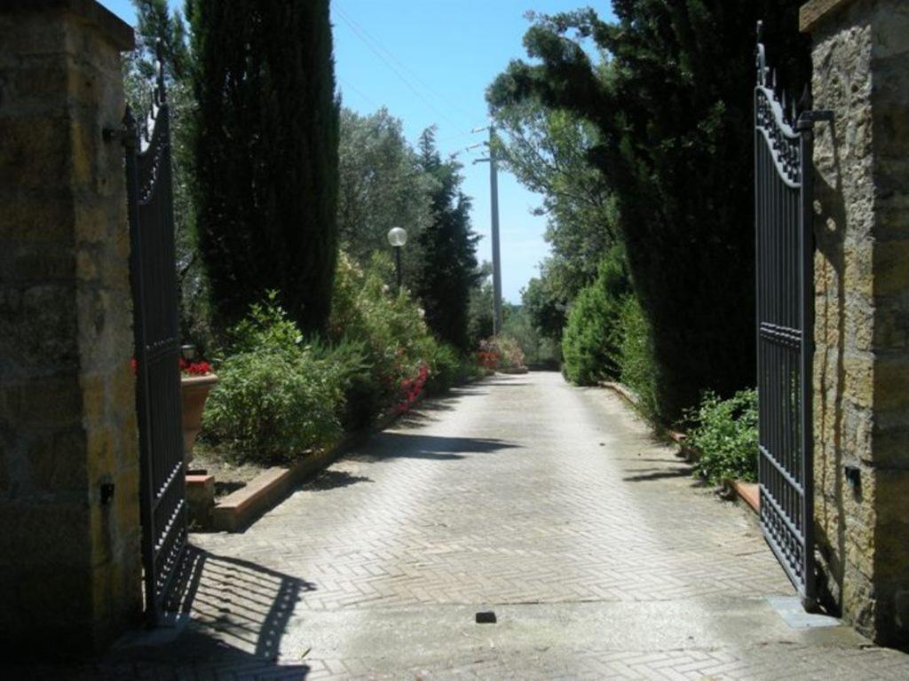 Vigna Lontana Villa Montescudaio Exterior photo